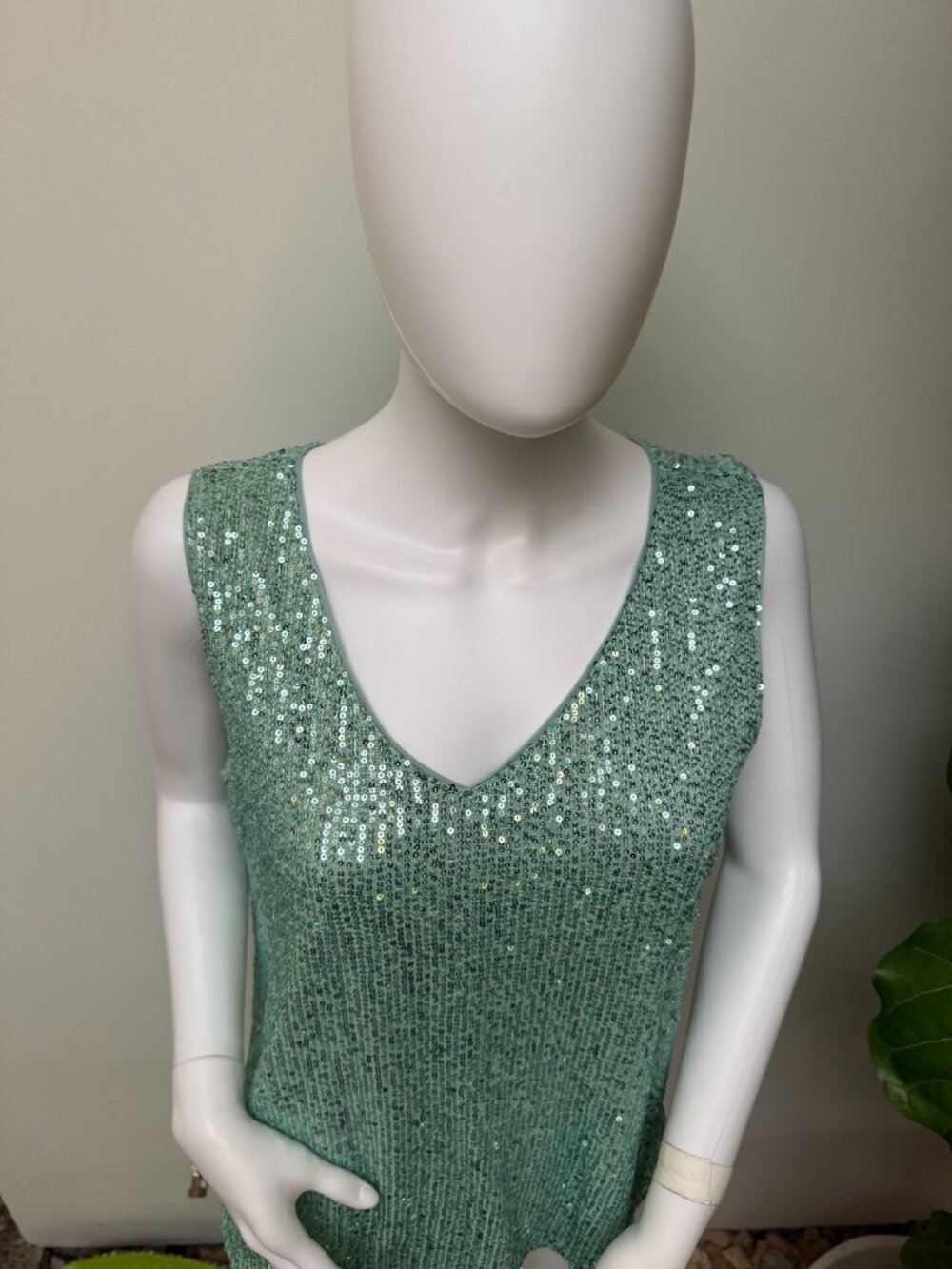 FUN Pastel Mint Green Flattering V-Neck Sequin Tank M/L